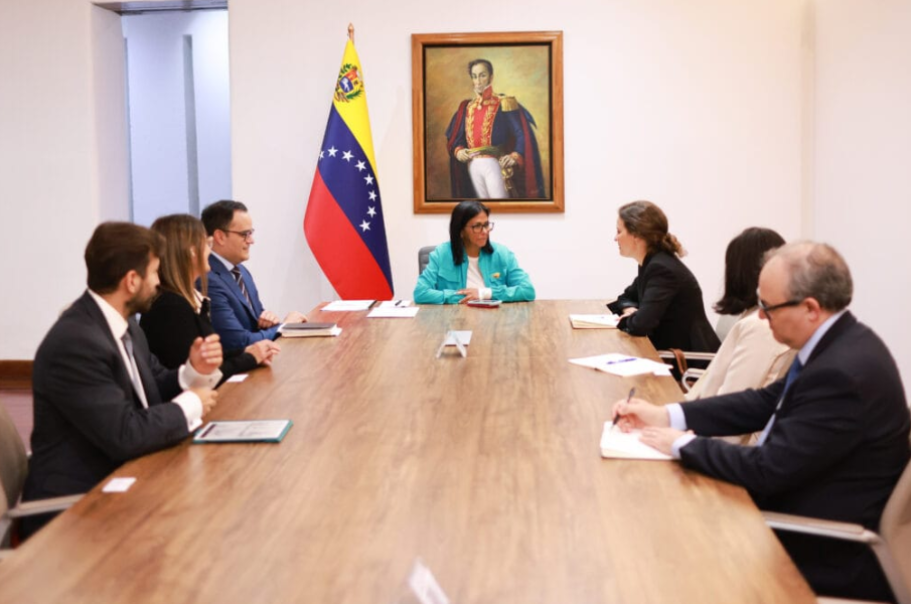 Presidenta Encargada sostiene encuentro con la vicepresidenta para América Latina y el Caribe del Banco Mundial