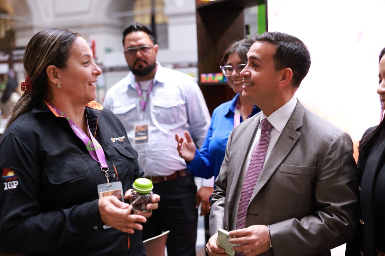Venexporta promueve Chocolate venezolano en la primera feria "Bean to Bar" de Francia