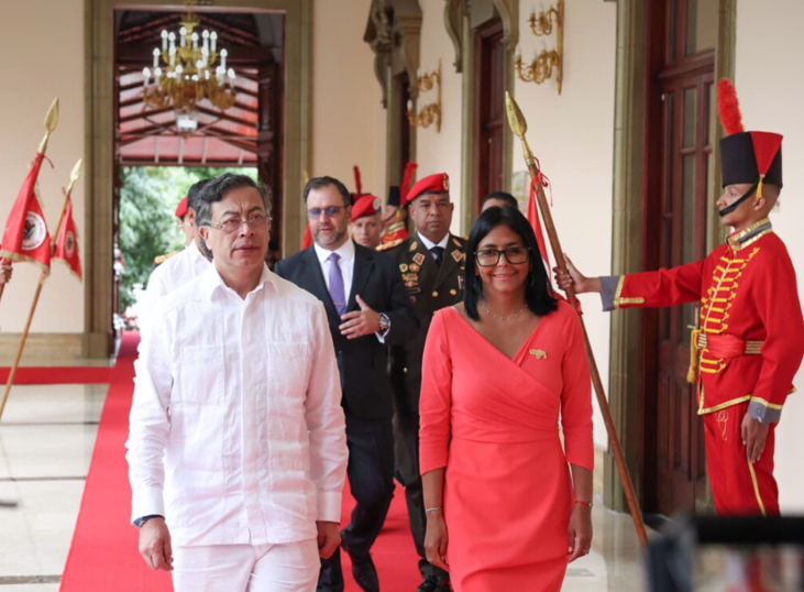 Presidenta (E) Delcy Rodríguez recibió a Gustavo Petro en Miraflores