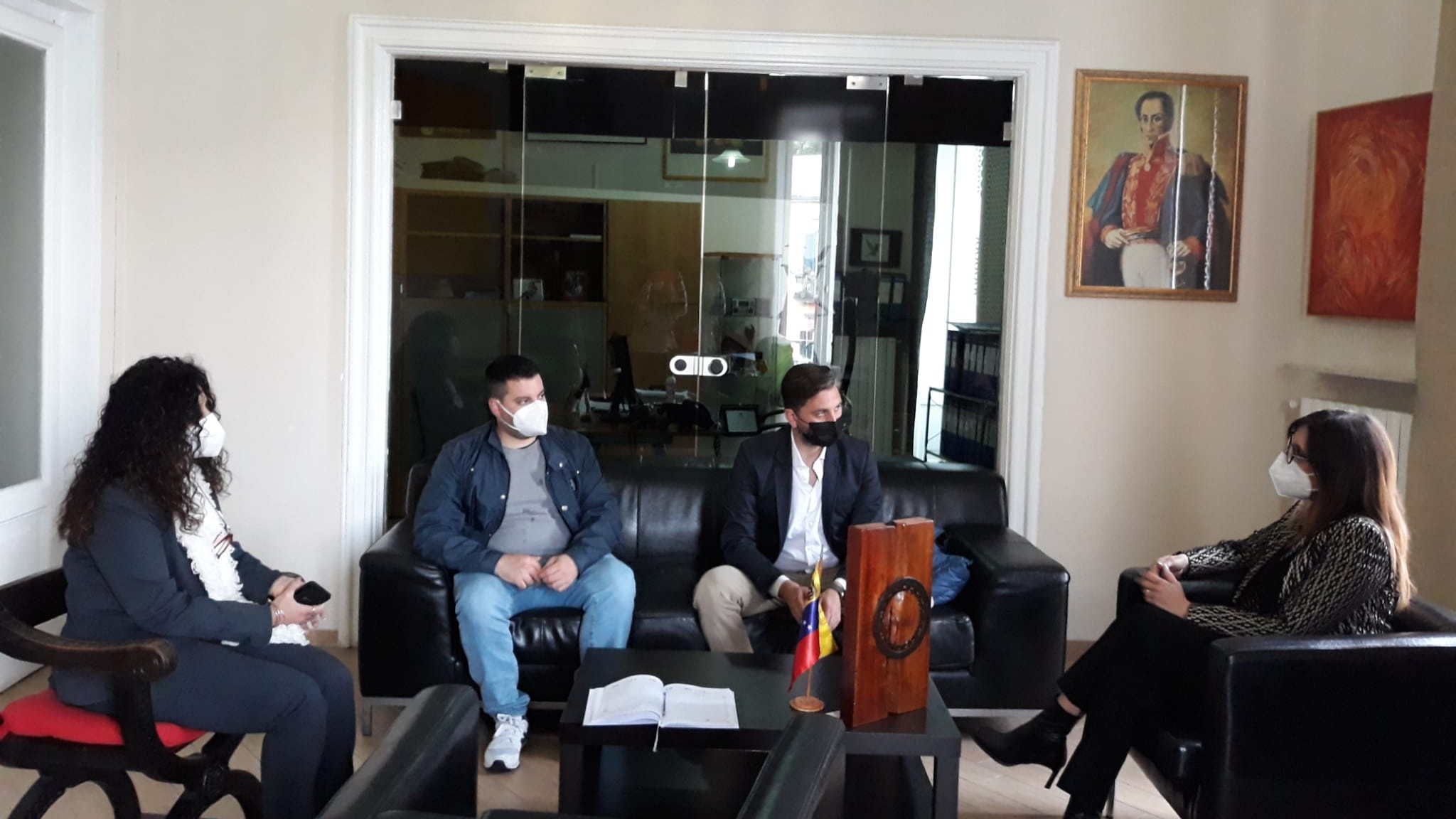 Asesor a las Relaciones Internacionales de la Alcaldía de Nápoles extiende su solidaridad al pueblo venezolano.