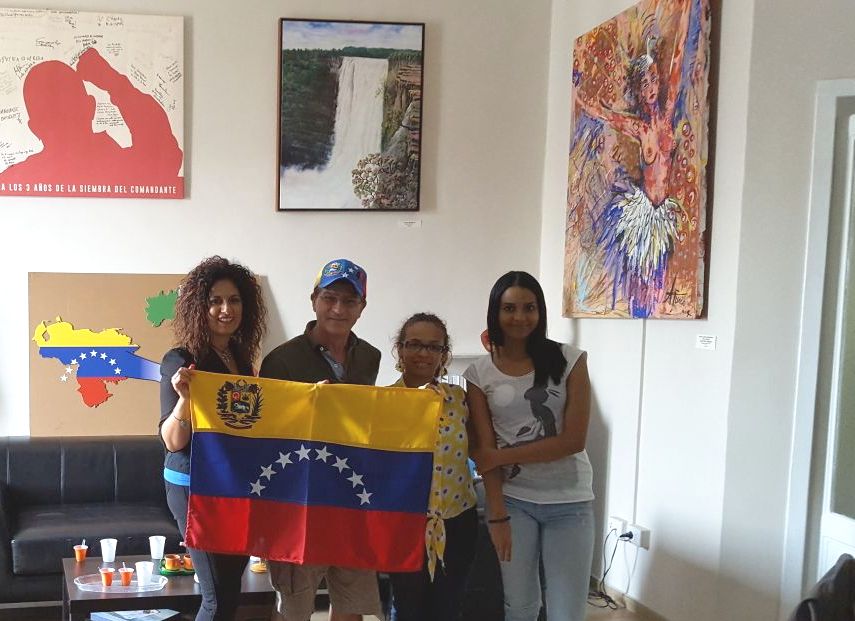 Círculos Bolivarianos en Nápoles manifiestan apoyo a la Constituyente.