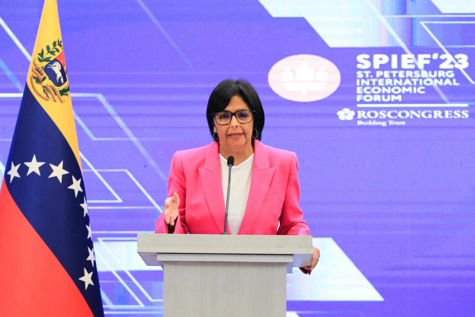 Reconfiguración de la economía mundial apunta a la desdolarización