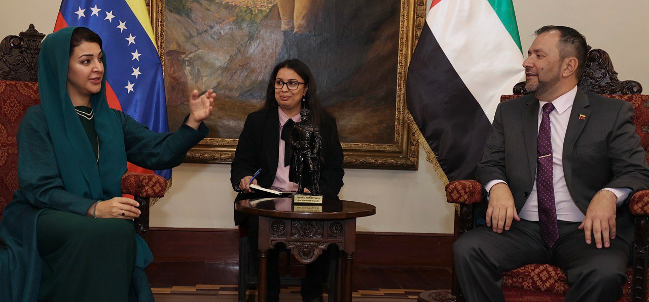 Canciller Gil recibe a Ministra de Estado de Cooperación Internacional emiratí