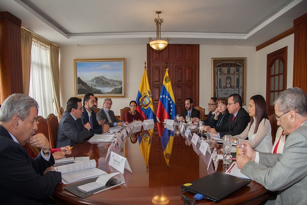 Venezuela y Ecuador fortalecen lazos de cooperación