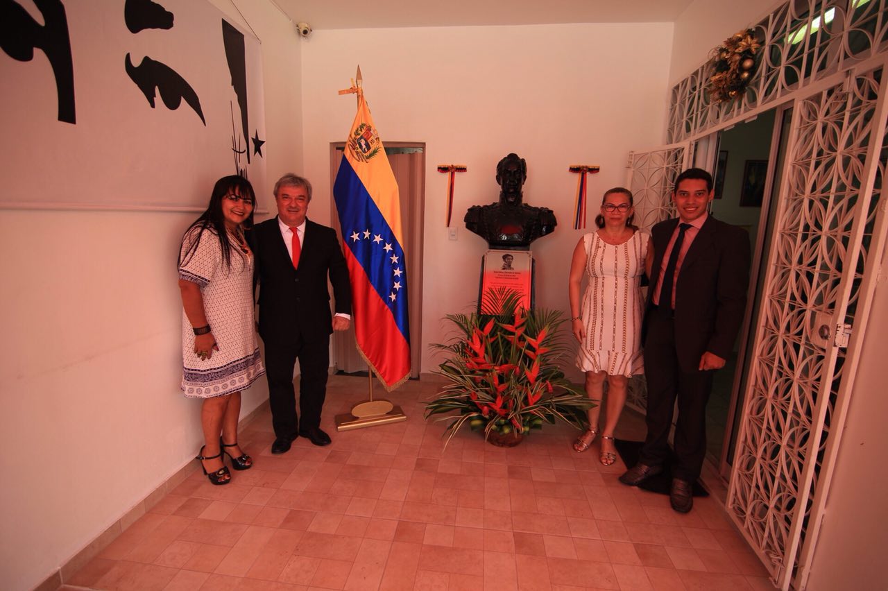 Manaos rindió honores al Libertador Simón Bolívar