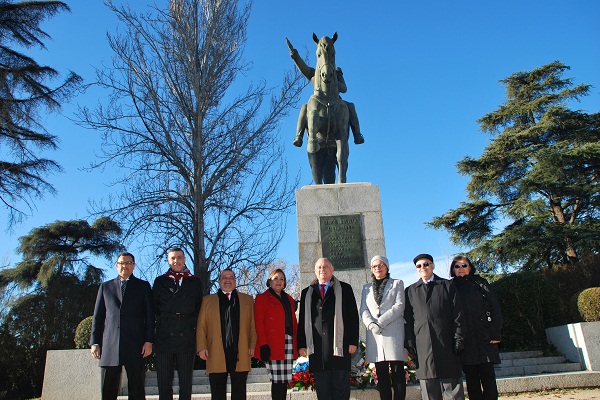 En España rindieron tributo a la lucha anticolonialista del Libertador Simón Bolívar
