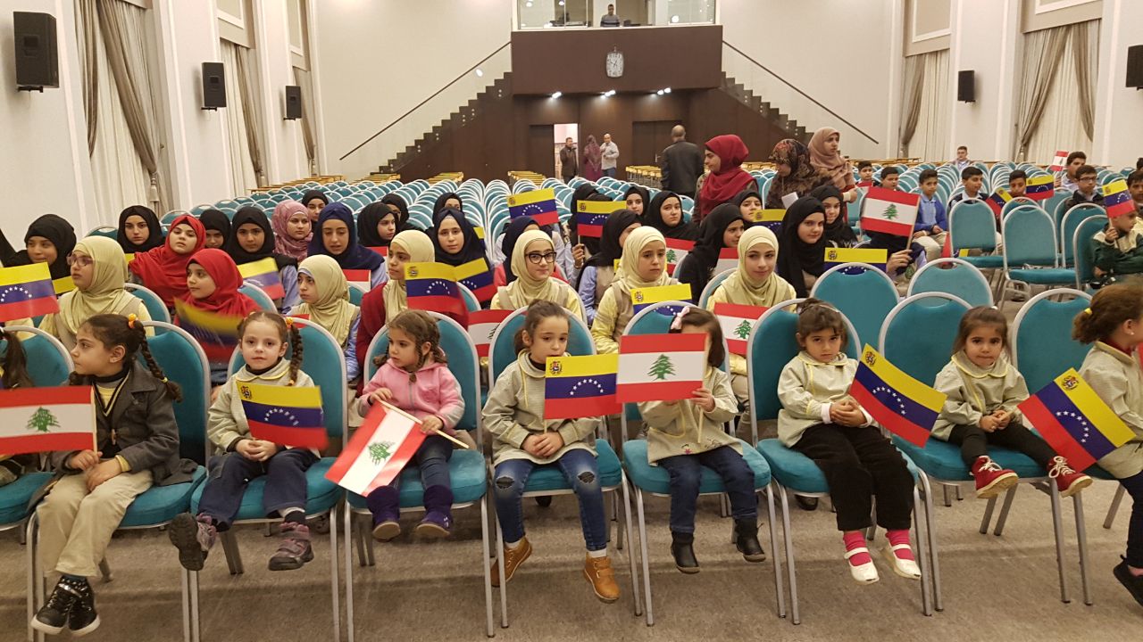 Venezuela en Líbano brinda una sonrisa a niños huérfanos