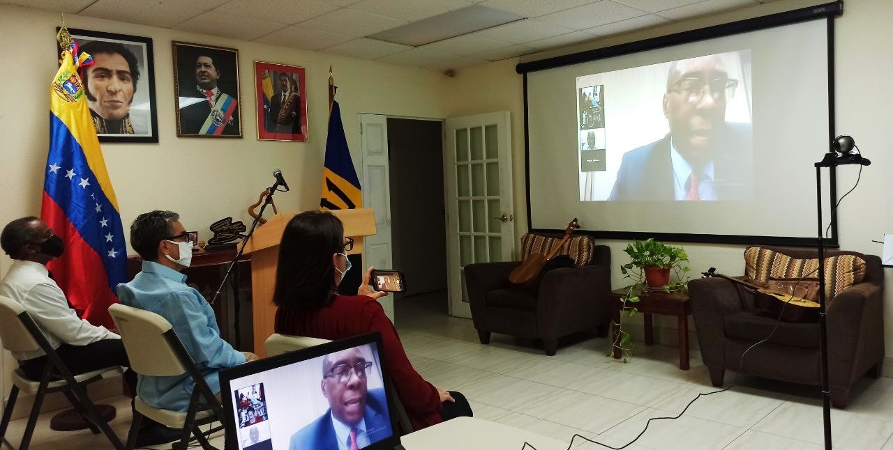Ministro de Cultura de Barbados participa en lanzamiento de programa académico del IVCC.