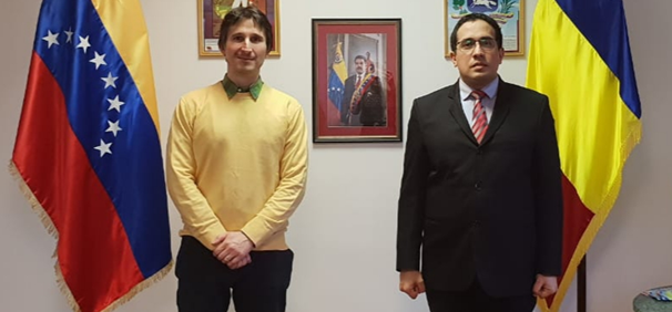 Embajador Torrealba se reúne en Bucarest con reconocido teólogo Bogdan Duca.