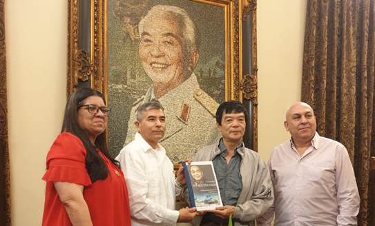 13 Abril Libertario’ se celebra en Hanói con presentación de tres libros traducidos al español