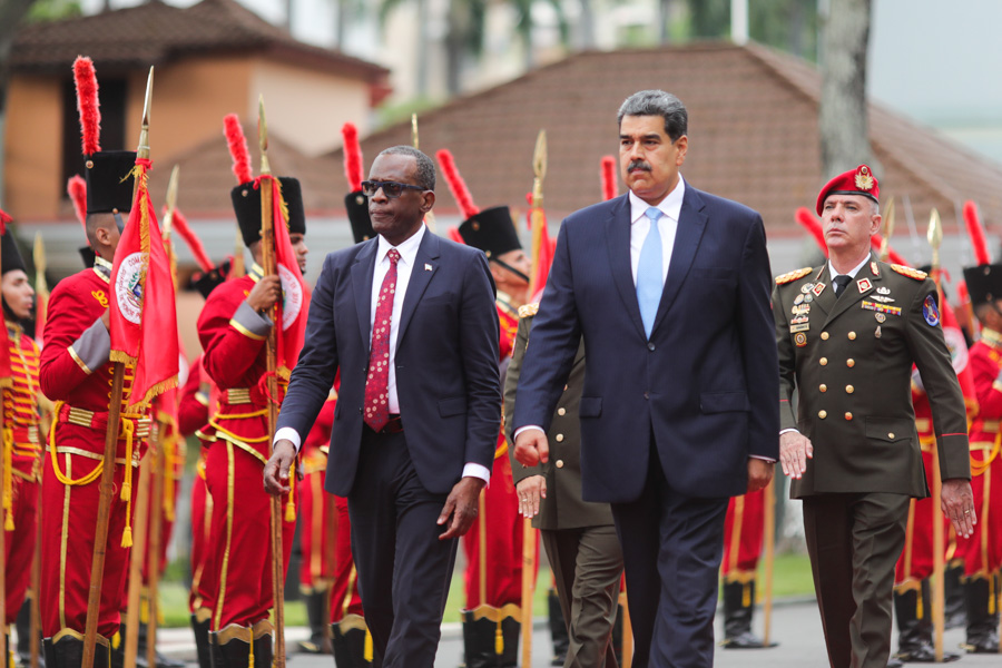 Presidente recibe en Miraflores al Primer Ministro de Santa Lucía