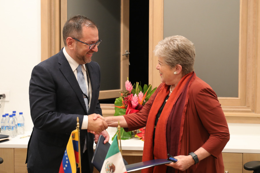 Venezuela y México suscriben acuerdo integral de migración