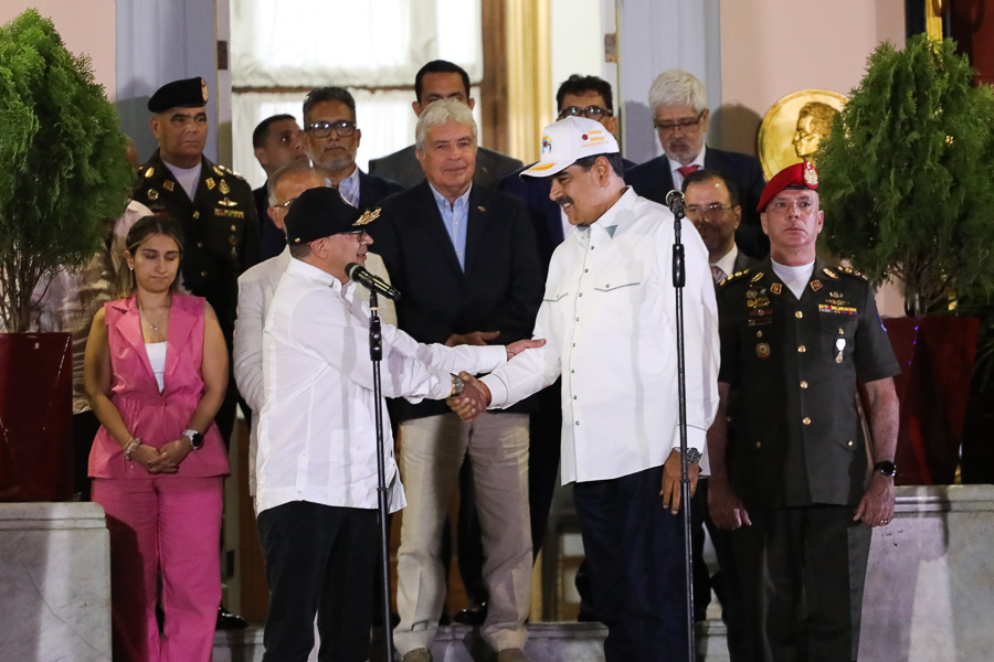 Petro exalta ayuda de Venezuela en la resolución del conflicto armado colombiano