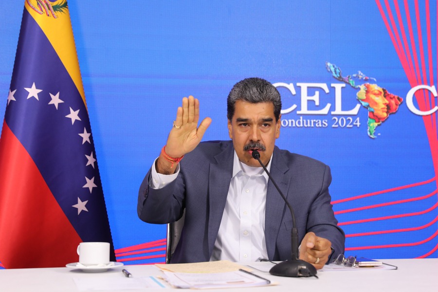 Venezuela ordena el cierre de su embajada y consulados en Ecuador