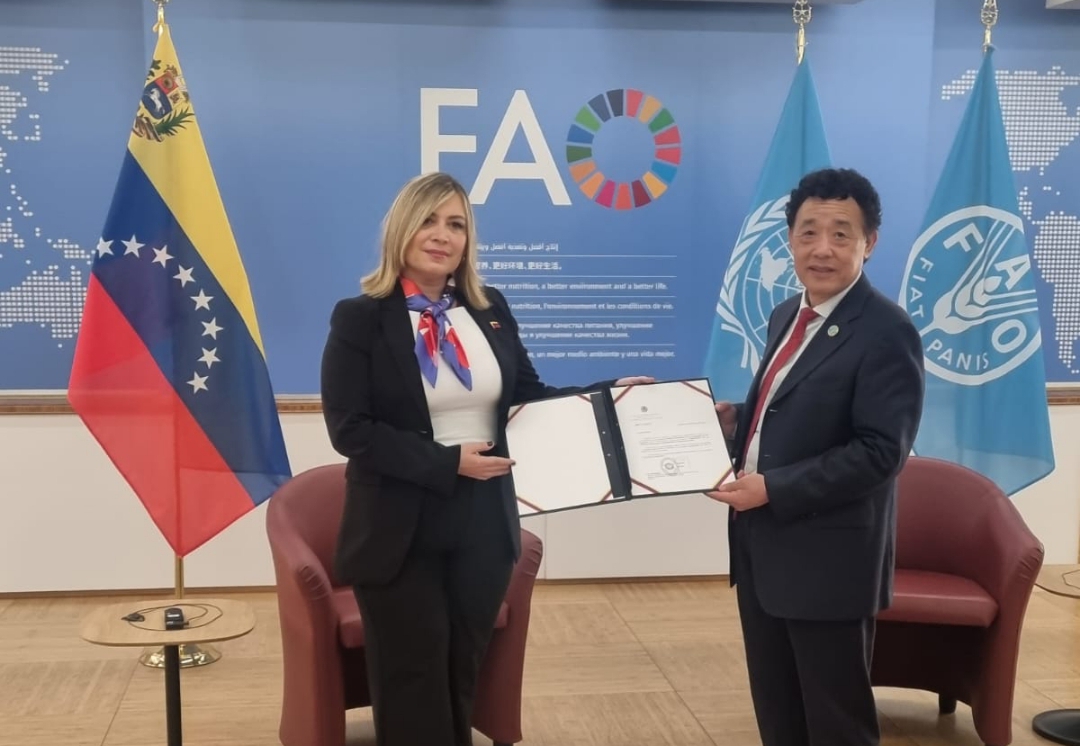Embajadora Marilyn Di Luca entrega Credenciales ante la FAO