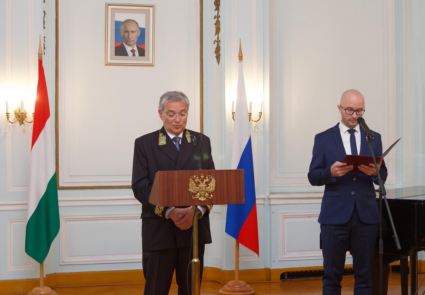 Embajador de Venezuela presente en conmemoración en Hungría del Día de Rusia