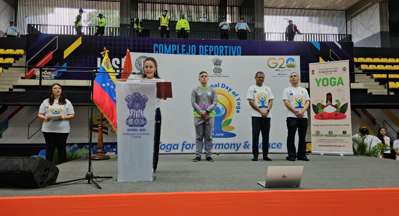 Conmemoran en Caracas Día Internacional del Yoga