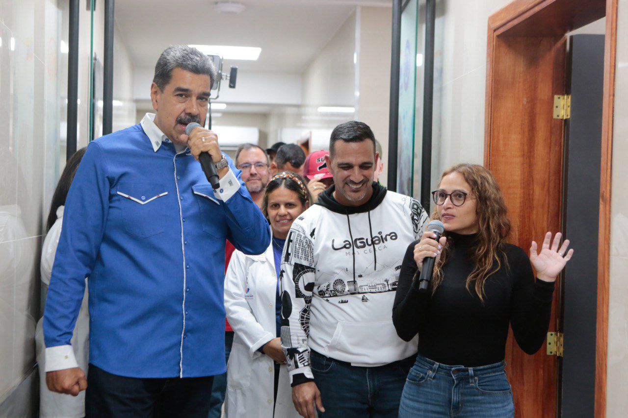 Presidente Maduro entrega y acelera obras en La Guaira y Falcón