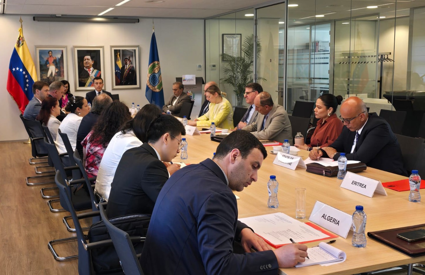 Venezuela promueve reunión en La Haya para defensa de Carta de Naciones Unidas
