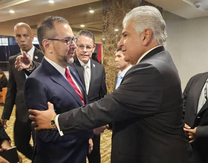 Canciller Yván Gil asiste a toma de posesión del Presidente de Panamá