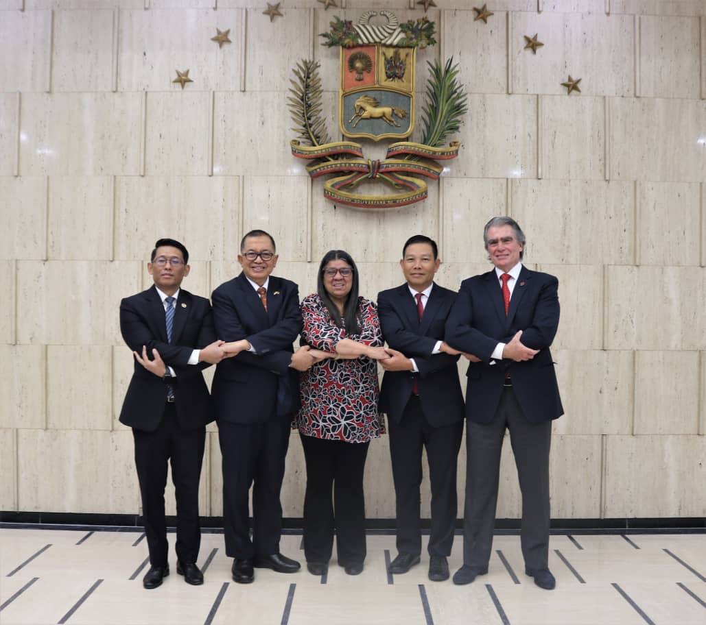 Viceministra Pugh sostiene reunión de trabajo con misiones diplomáticas de ASEAN