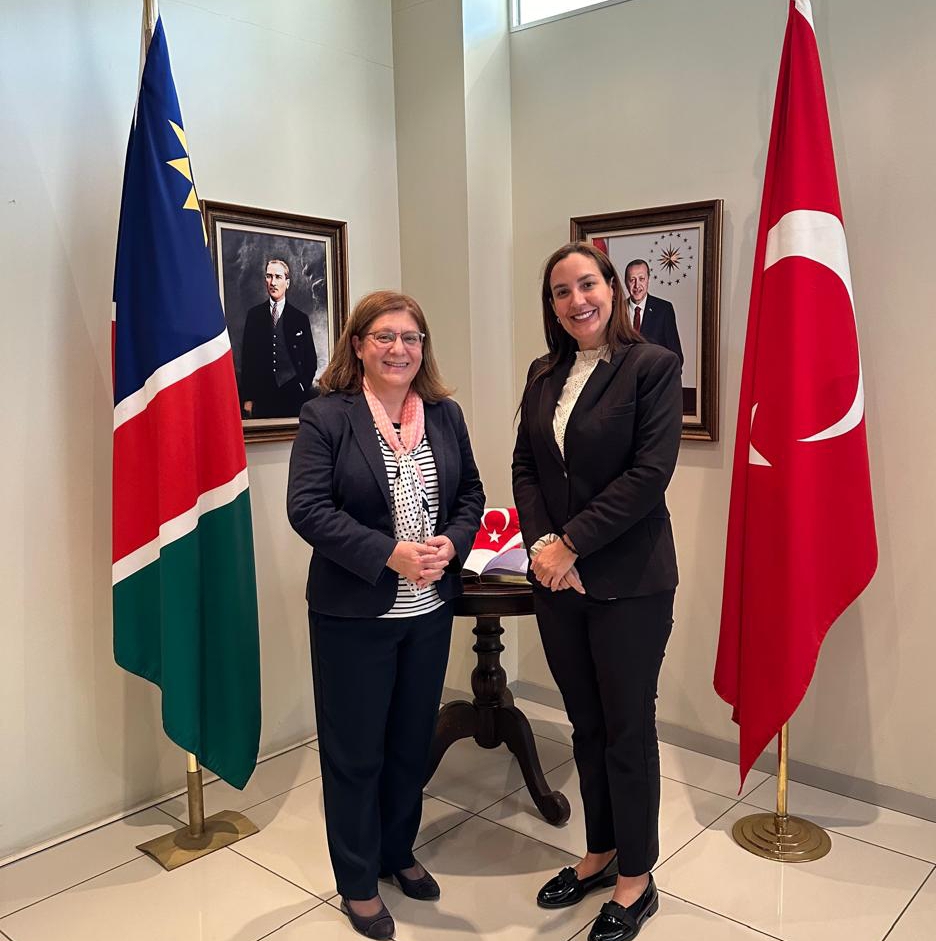 Embajadora designada de Venezuela visita a su homóloga de Türkiye en Namibia