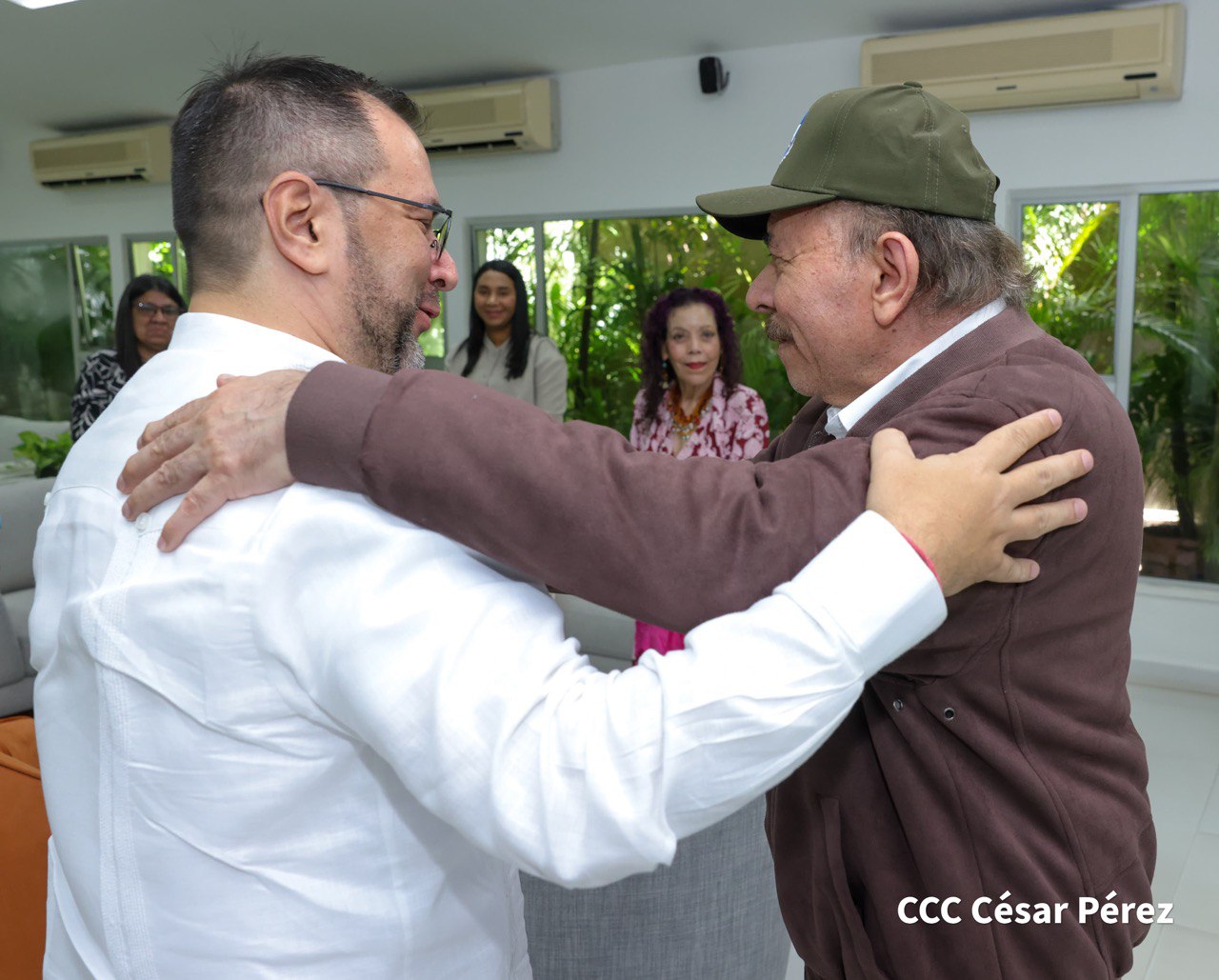 Canciller Yván Gil se reúne con Presidente Ortega y Vicepresidenta Murillo