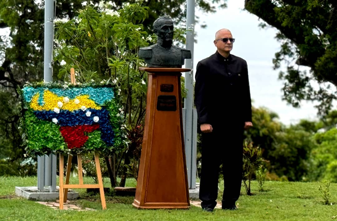 En San Vicente y las Granadinas celebran 241 años del natalicio de Bolívar