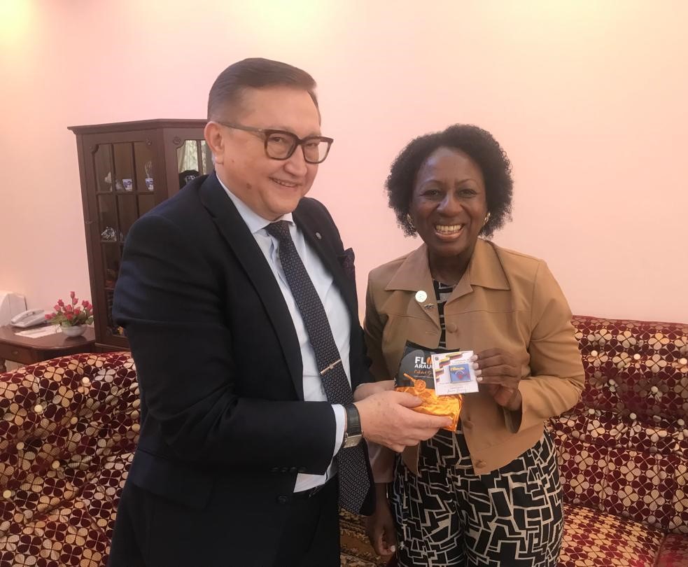 Embajadora en el Congo mantiene encuentro con su homólogo ruso