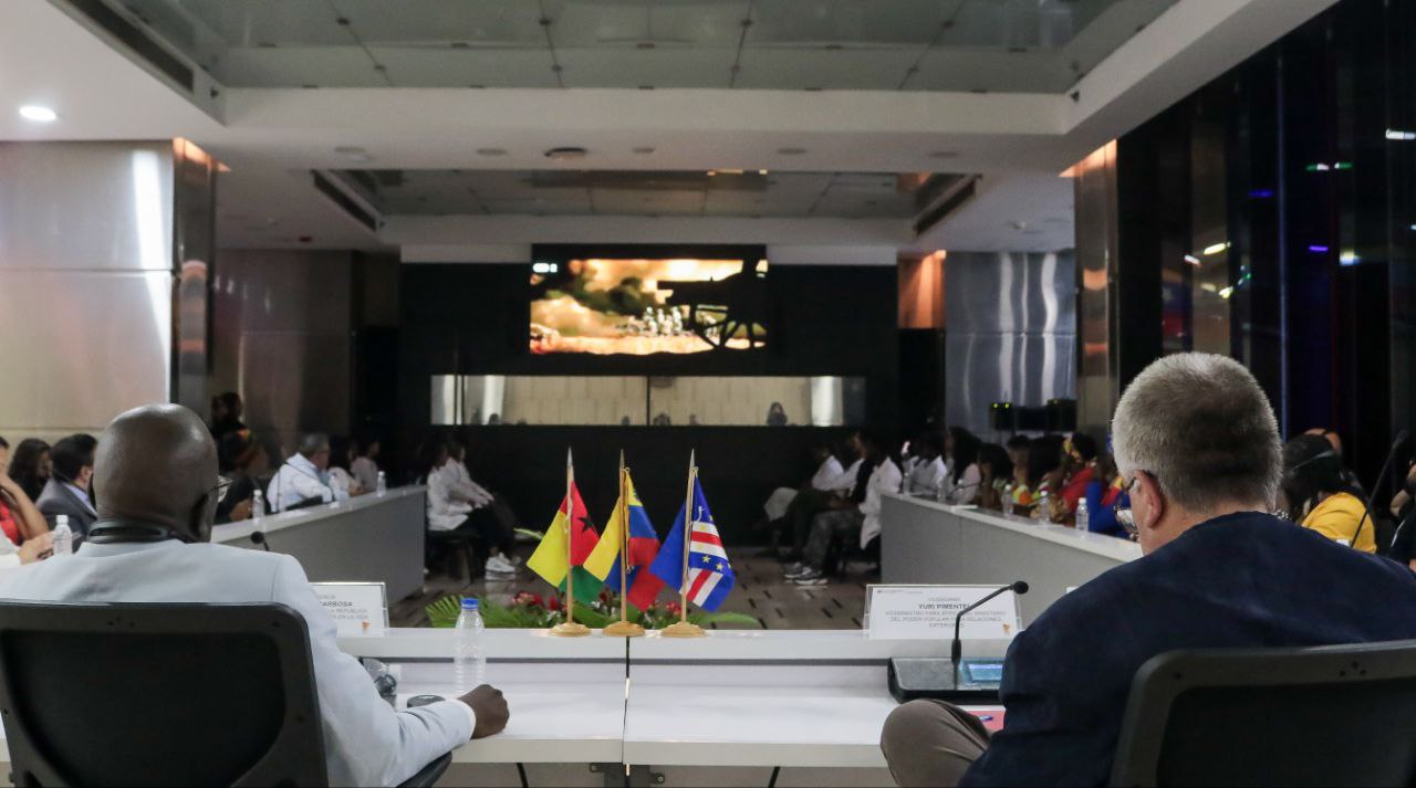 Rinden tributo en Caracas al líder africano Amílcar Cabral