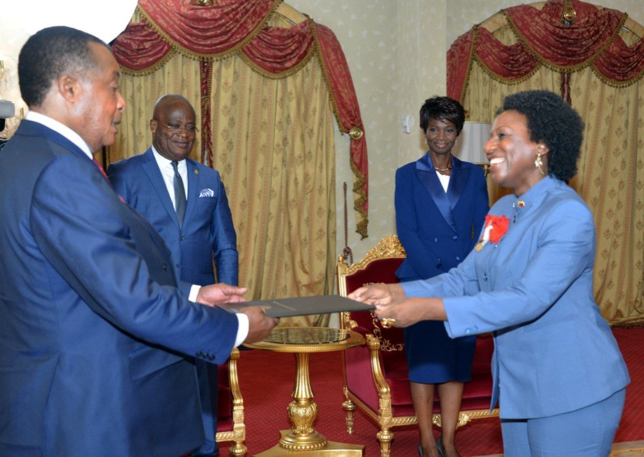 Embajadora de Venezuela presenta Cartas Credenciales al Presidente del Congo