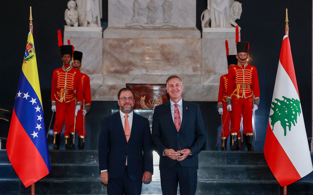 Venezuela conmemora 81 años de la independencia del Líbano con ofrenda floral