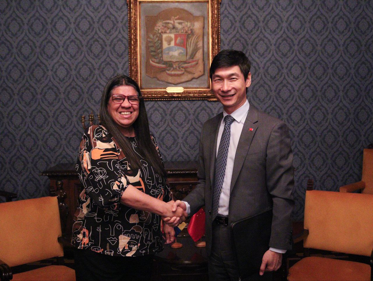 Venezuela y China realizan evaluación positiva de las relaciones bilaterales
