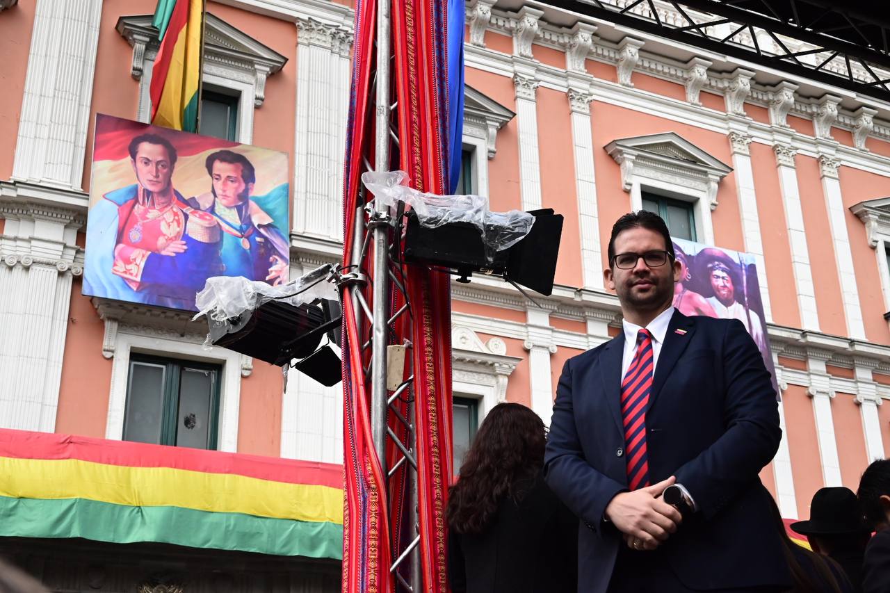 Venezuela presente en el 16° aniversario del Estado Plurinacional de Bolivia