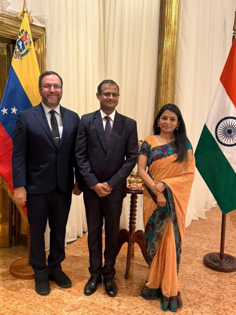 Canciller Yván Gil acompaña celebración del Día de la República de la India