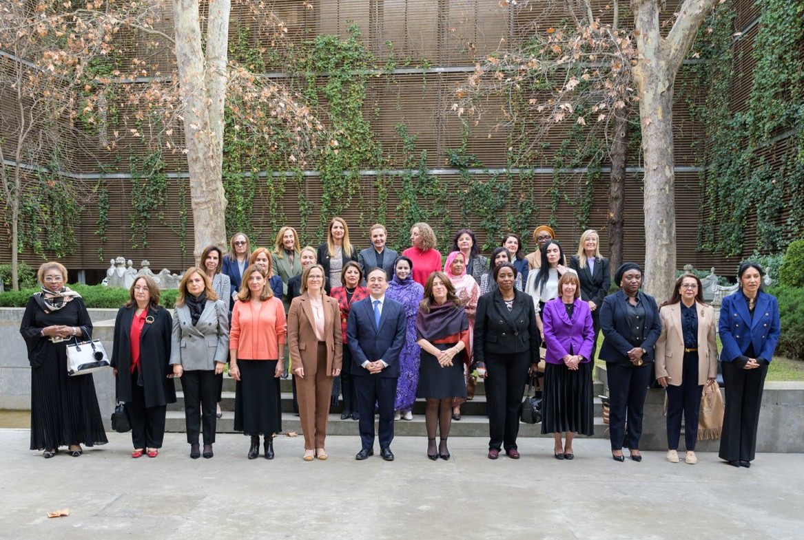 Venezuela asiste a encuentro de Albares con Red de Mujeres Embajadoras en España