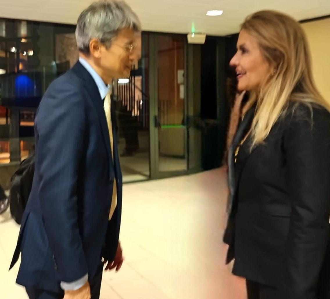 Cónsul de Venezuela asiste a recepción japonesa en Islas Canarias