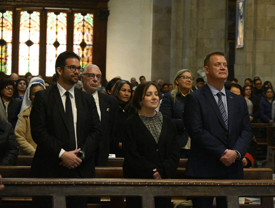 Embajador en Bolivia participa en Misa Exequial en memoria del Papa Francisco 