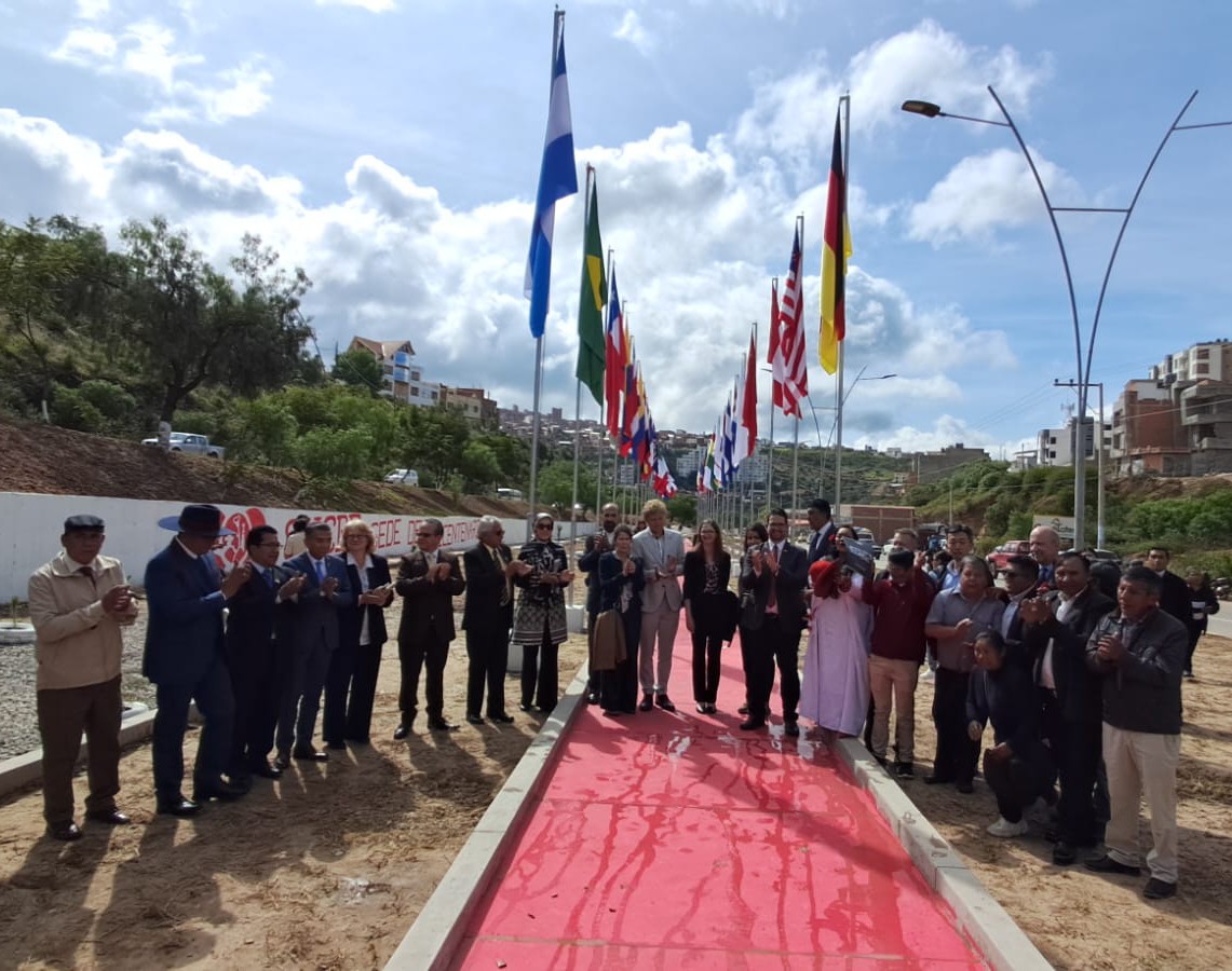 Venezuela asiste a inauguración del Paseo de los Embajadores del Bicentenario de Bolivia