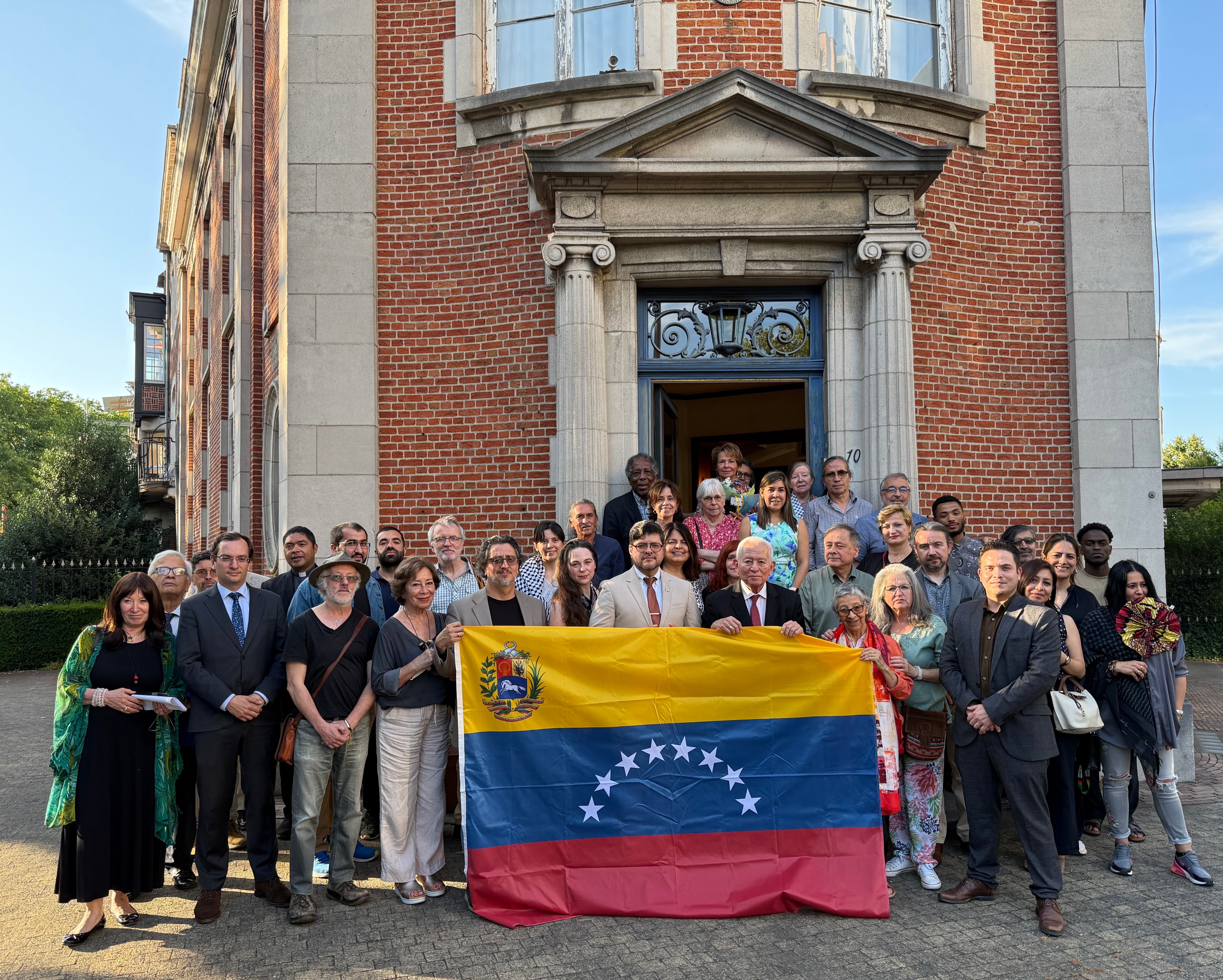 En Bélgica se conmemora 214 aniversario de la Independencia de Venezuela
