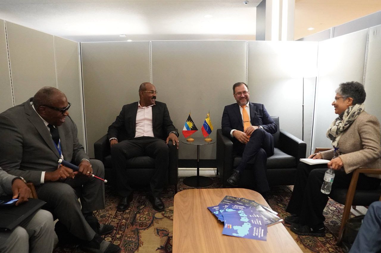 Venezuela y Antigua y Barbuda ratifican alianza como países caribeños