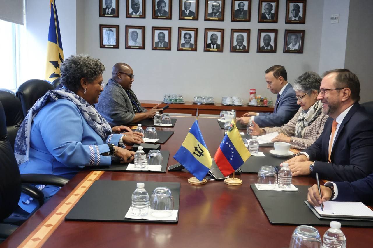 Venezuela y Barbados abordan cooperación y compleja situación en el Caribe