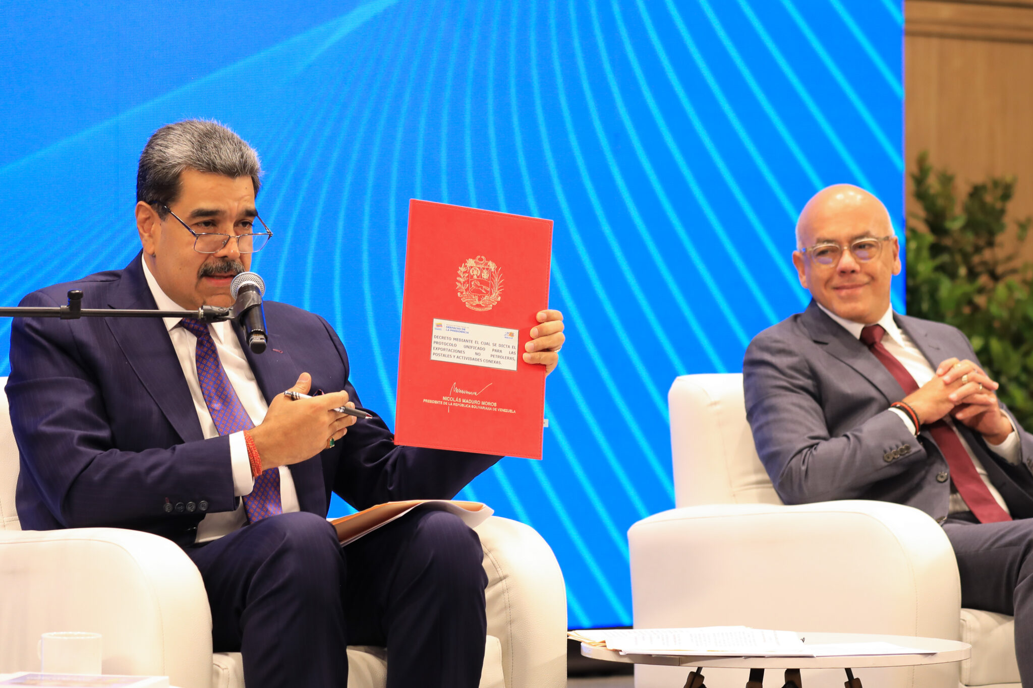 Venezuela exportará gas licuado a Colombia y donará el primer envío