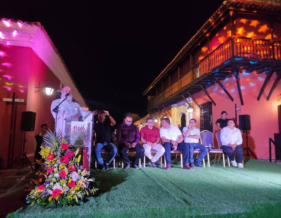 Entregan certificados de Maestros Artesanos del Barro en Coro