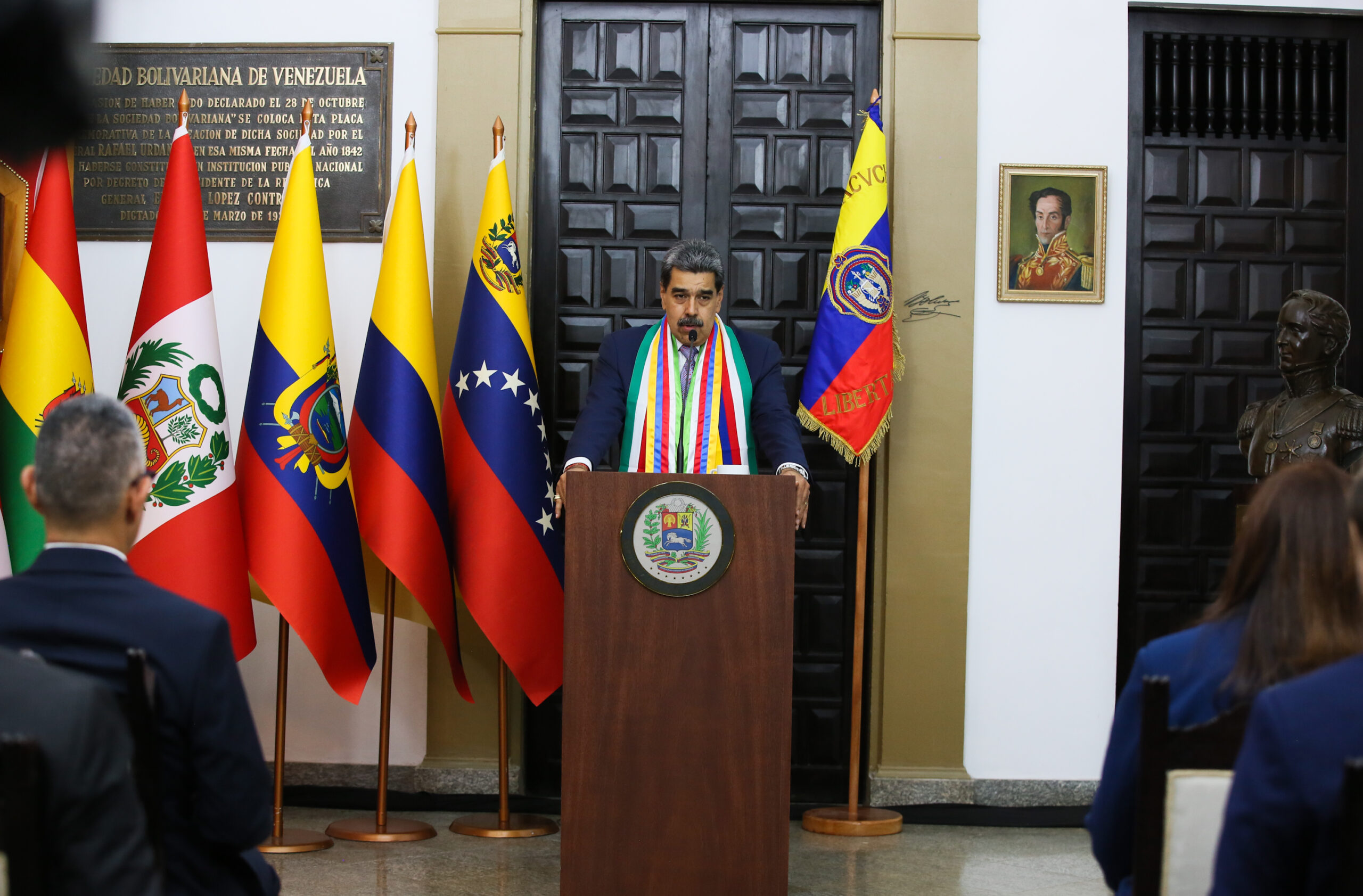 Unión y emancipación: Garantía de paz y el ejercicio de la soberanía de todos los pueblos de Suramérica