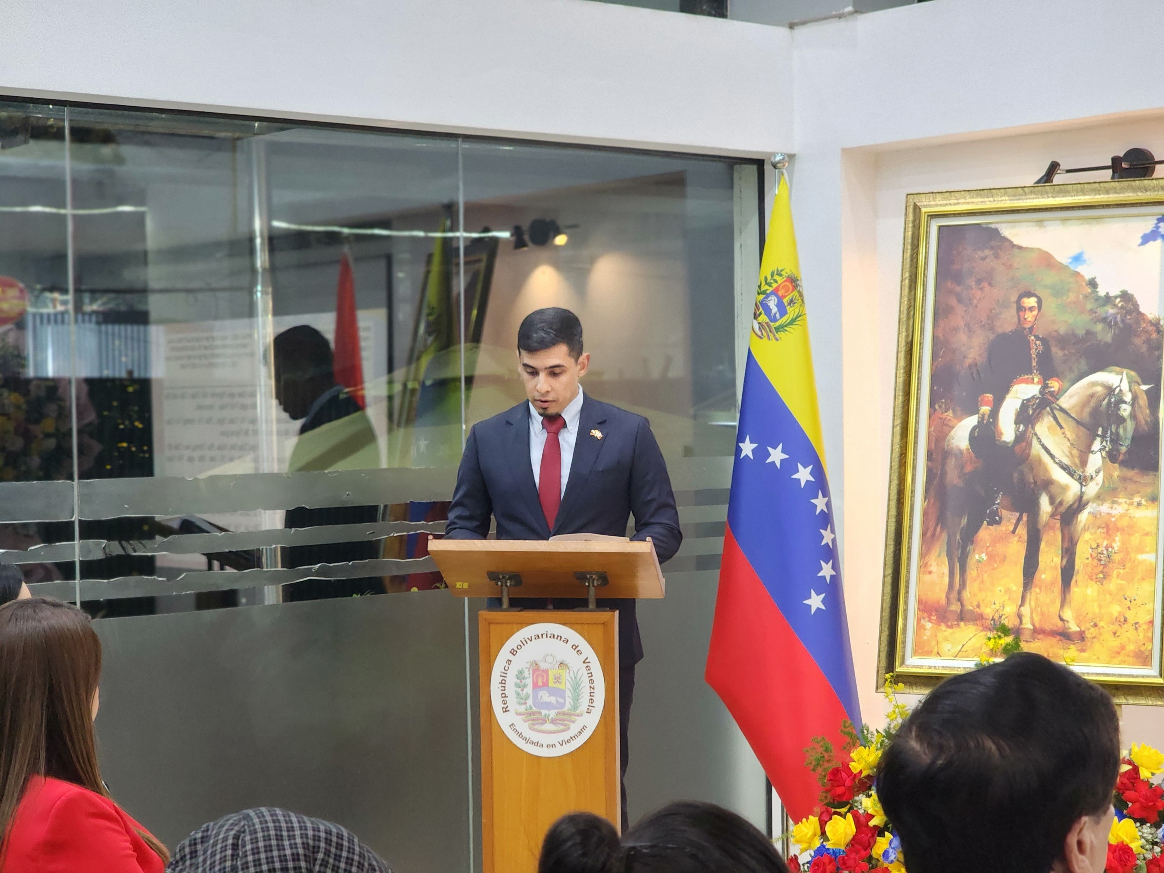 Venezuela y Vietnam rinden tributo al Libertador Simón Bolívar y celebran 36 años de relaciones diplomáticas 