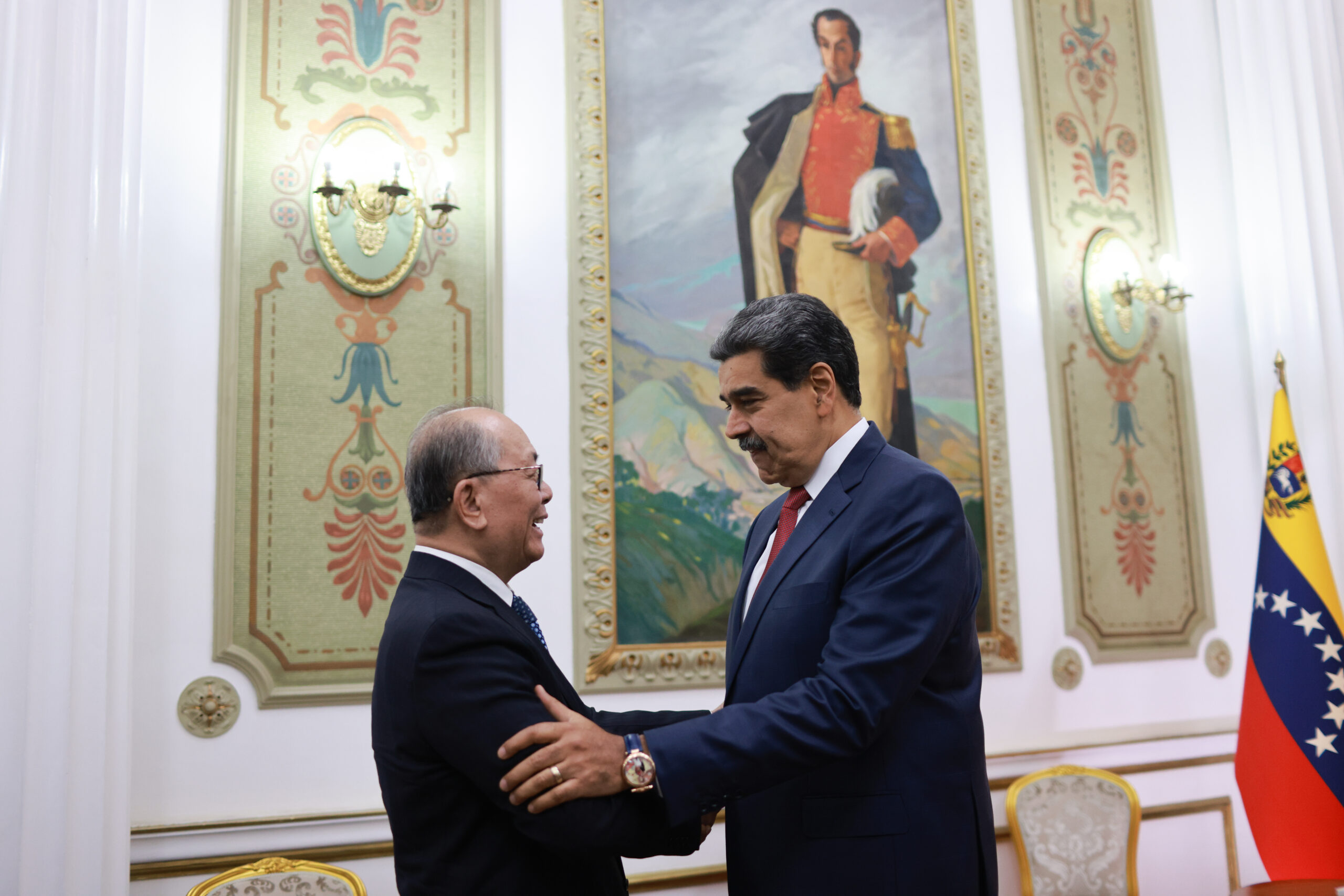 Enviado especial del presidente Xi Jinping se reúne con el jefe de Estado venezolano en Caracas