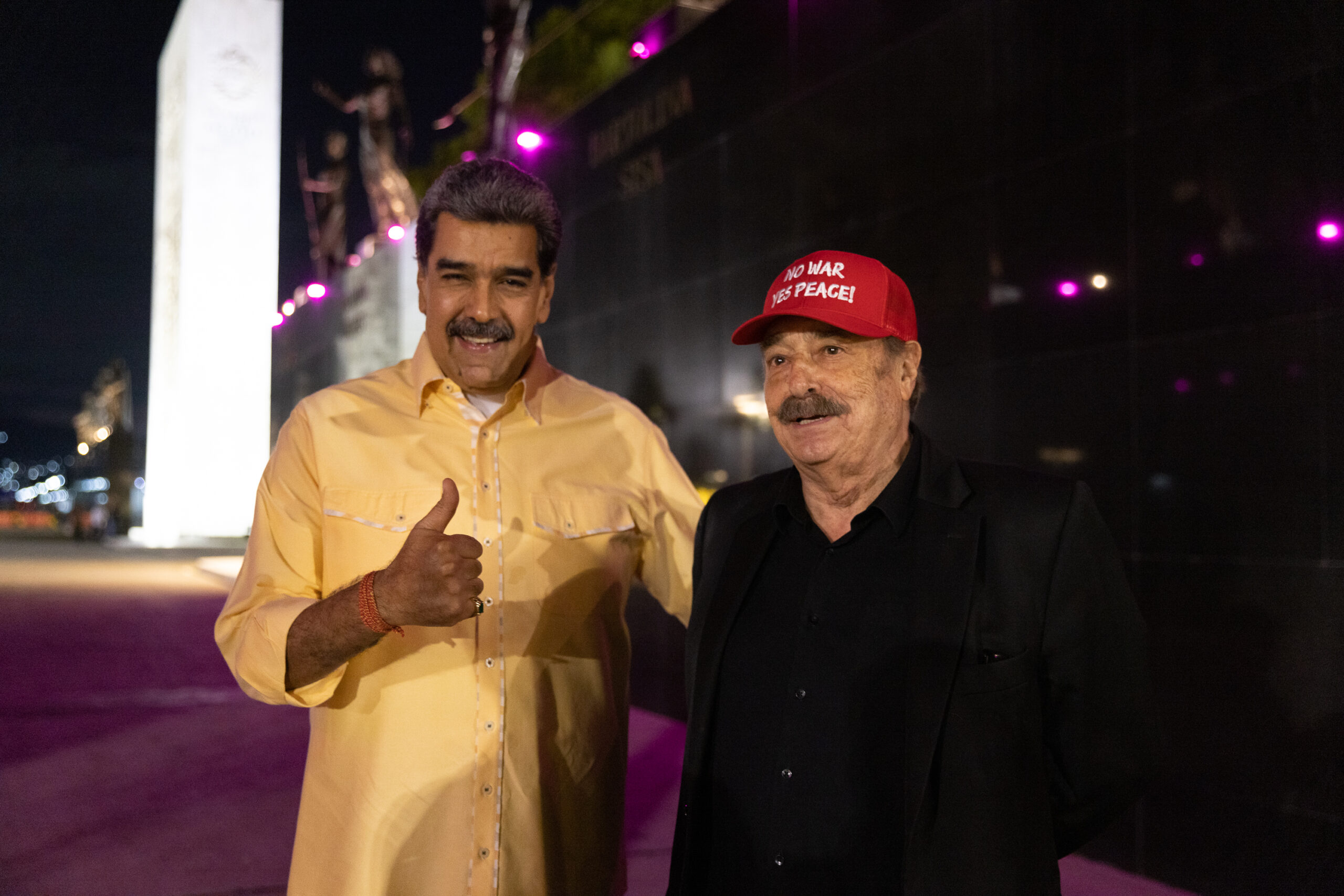 Jefe de Estado venezolano pide a EEUU buscar su propia grandeza mediante el trabajo y la vocación pacifista, en lugar de la amenaza militar y la guerra