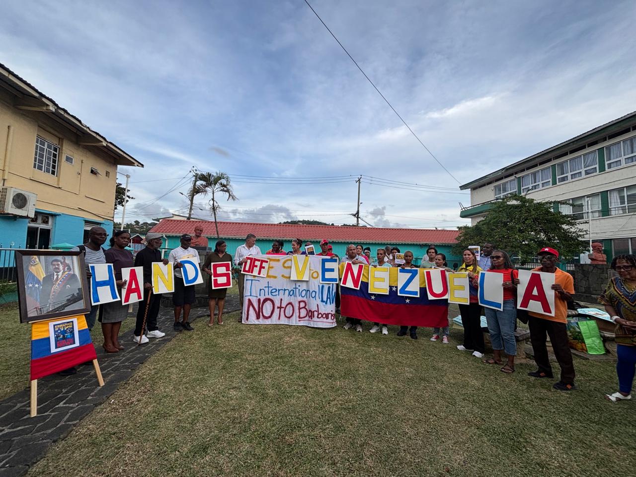 Pueblo de Santa Lucía condena agresión de EEUU y exige liberación del presidente Maduro
