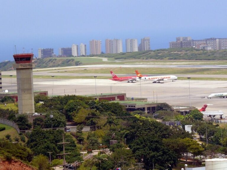 Presidentes Delcy Rodríguez y Donald Trump acuerdan reabrir espacio aéreo comercial